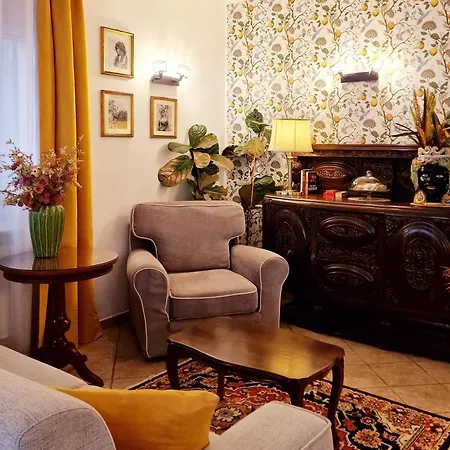 Donna Rosa - Your In Apartment