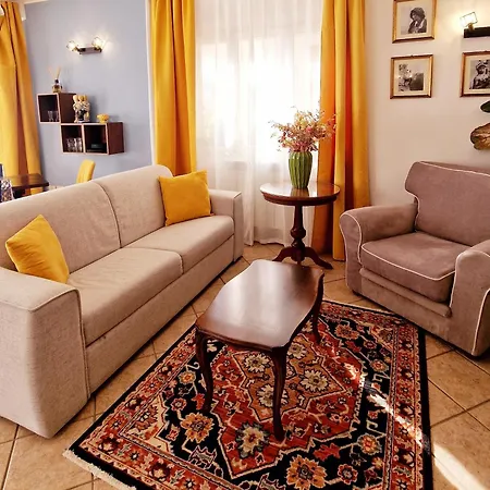Donna Rosa - Your In Apartment