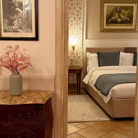 Donna Rosa - Your In Taormina