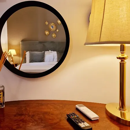 Donna Rosa - Your In Apartment