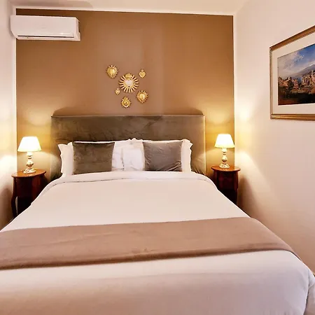 Donna Rosa - Your In تاورمينا