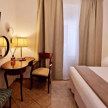 Donna Rosa - Your In * تاورمينا