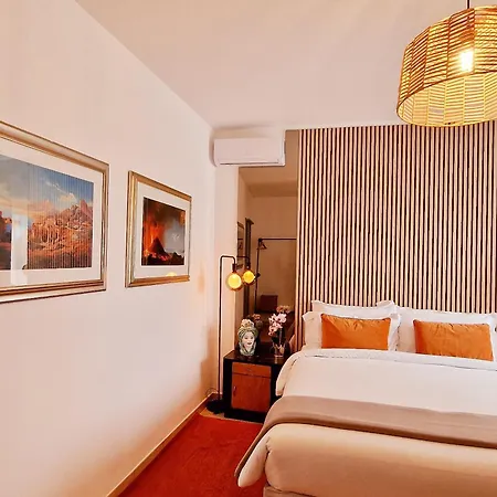 Donna Rosa - Your In تاورمينا