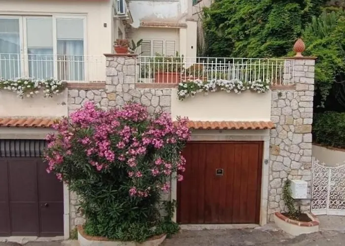 Donna Rosa - Your In דירה *